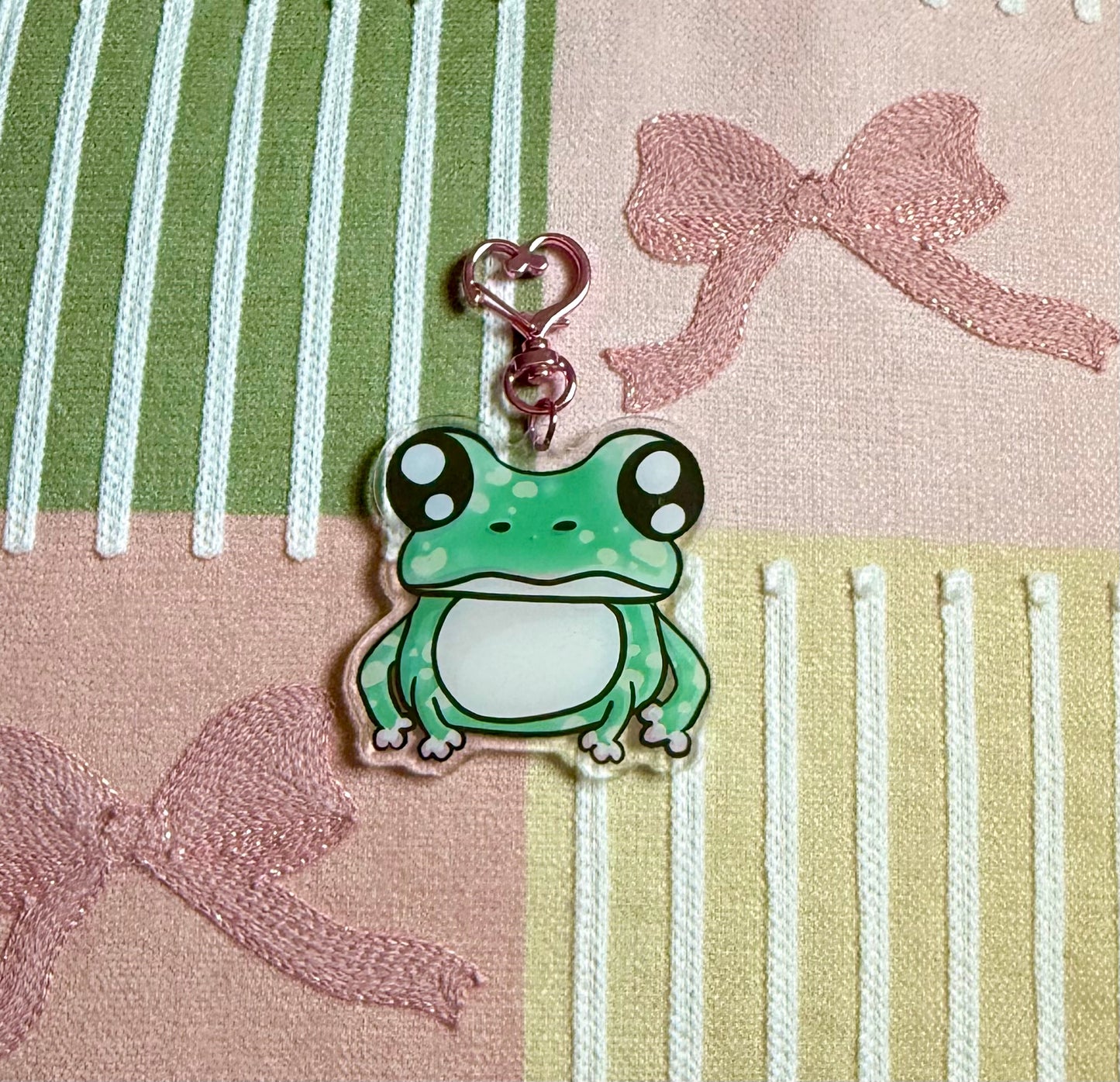 Frog Keychain (pink heart chain)