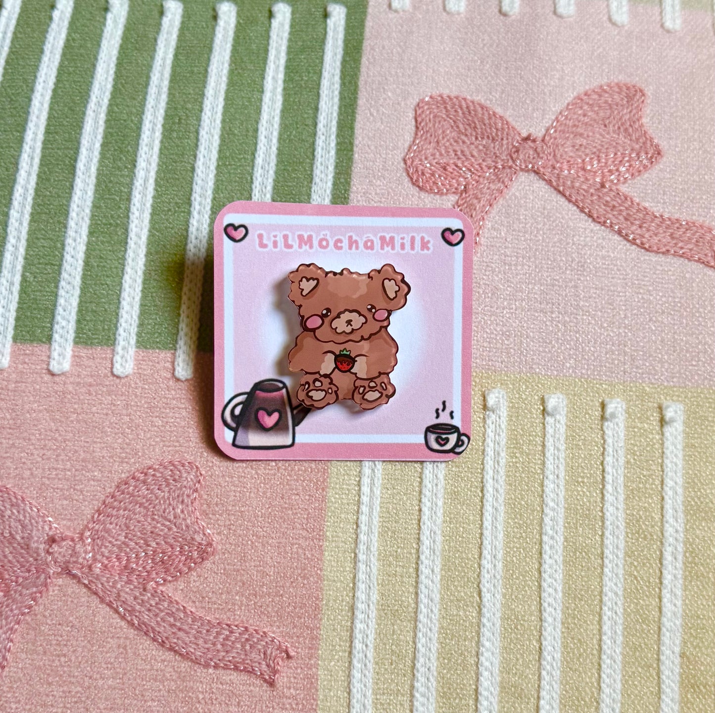 Bear🧸 Pin (pink heart backing)
